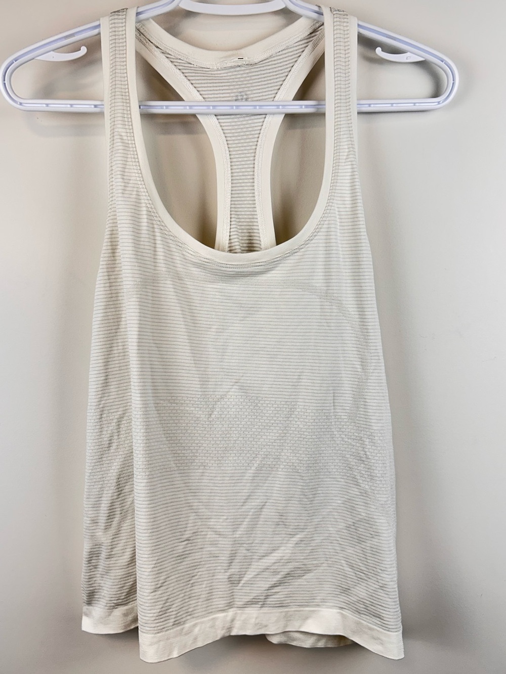 Lululemon Swiftly Tech Racerback Tank Top Size 14 Off White Stripe Seamless